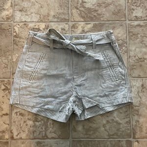 Women’s American Eagle striped high rise short